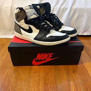 Nike Men's Black and White High-Top Sneakers